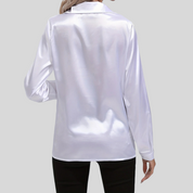 Elegante damesblouse – verfijnde blouse met knoopsluiting en zachte drapering