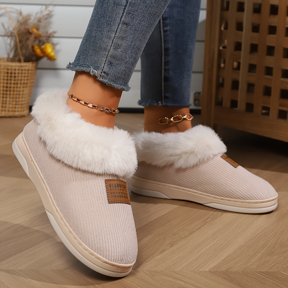 Beige dames pantoffels – knusse bontgevoerde sloffen met antislipzool