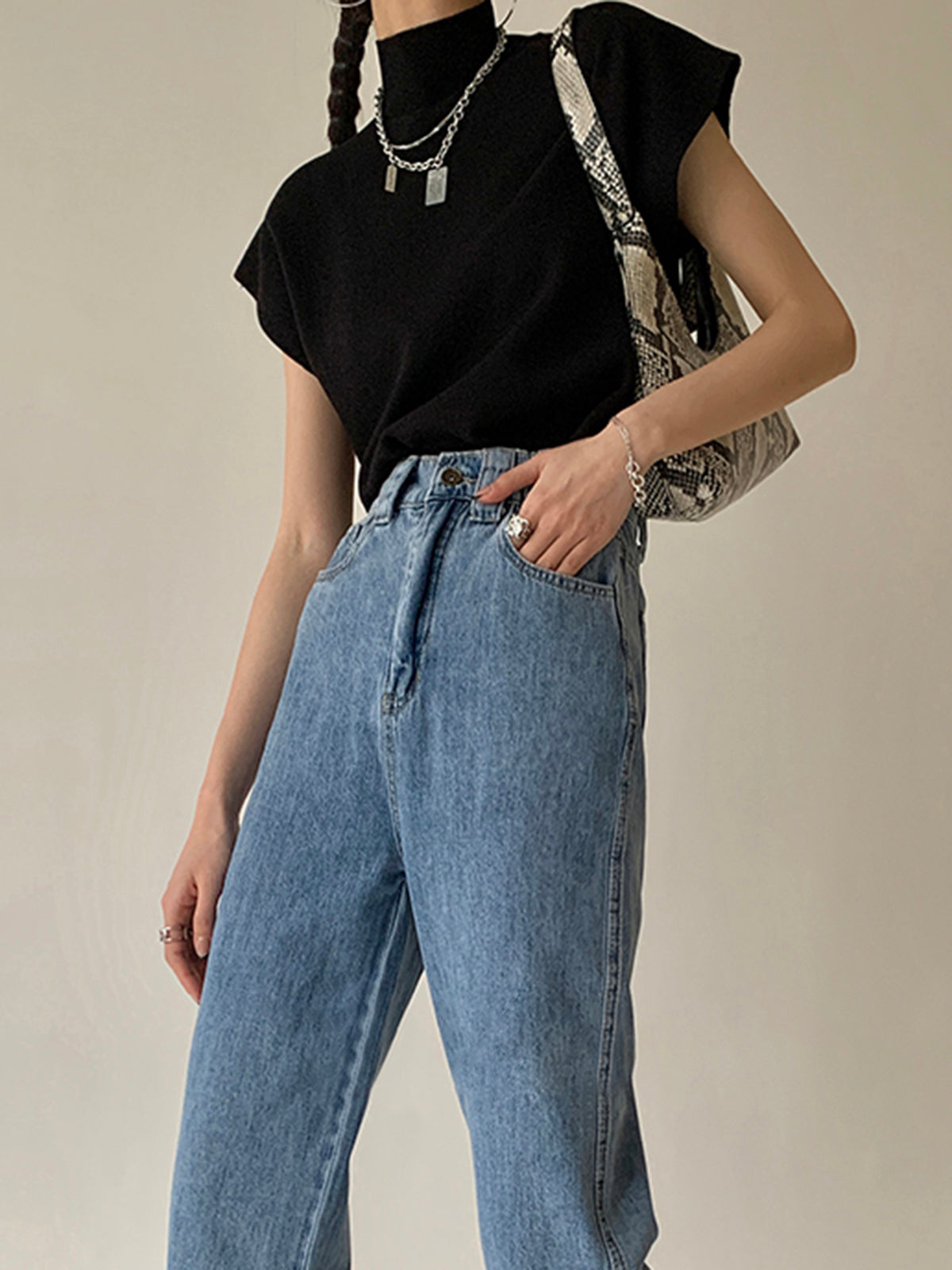 Mouwloze Dames Top met Hoge Kraag | Minimalistische All-Season Top