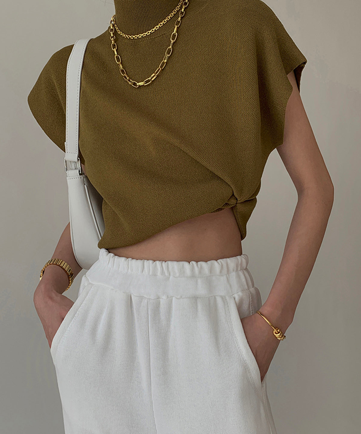 Mouwloze Dames Top met Hoge Kraag | Minimalistische All-Season Top