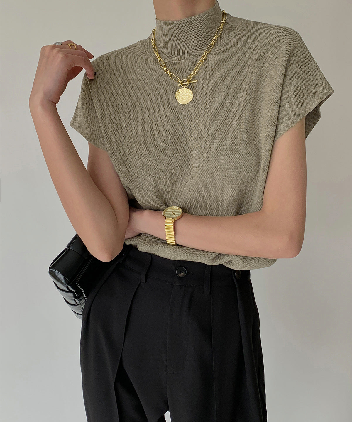 Mouwloze Dames Top met Hoge Kraag | Minimalistische All-Season Top