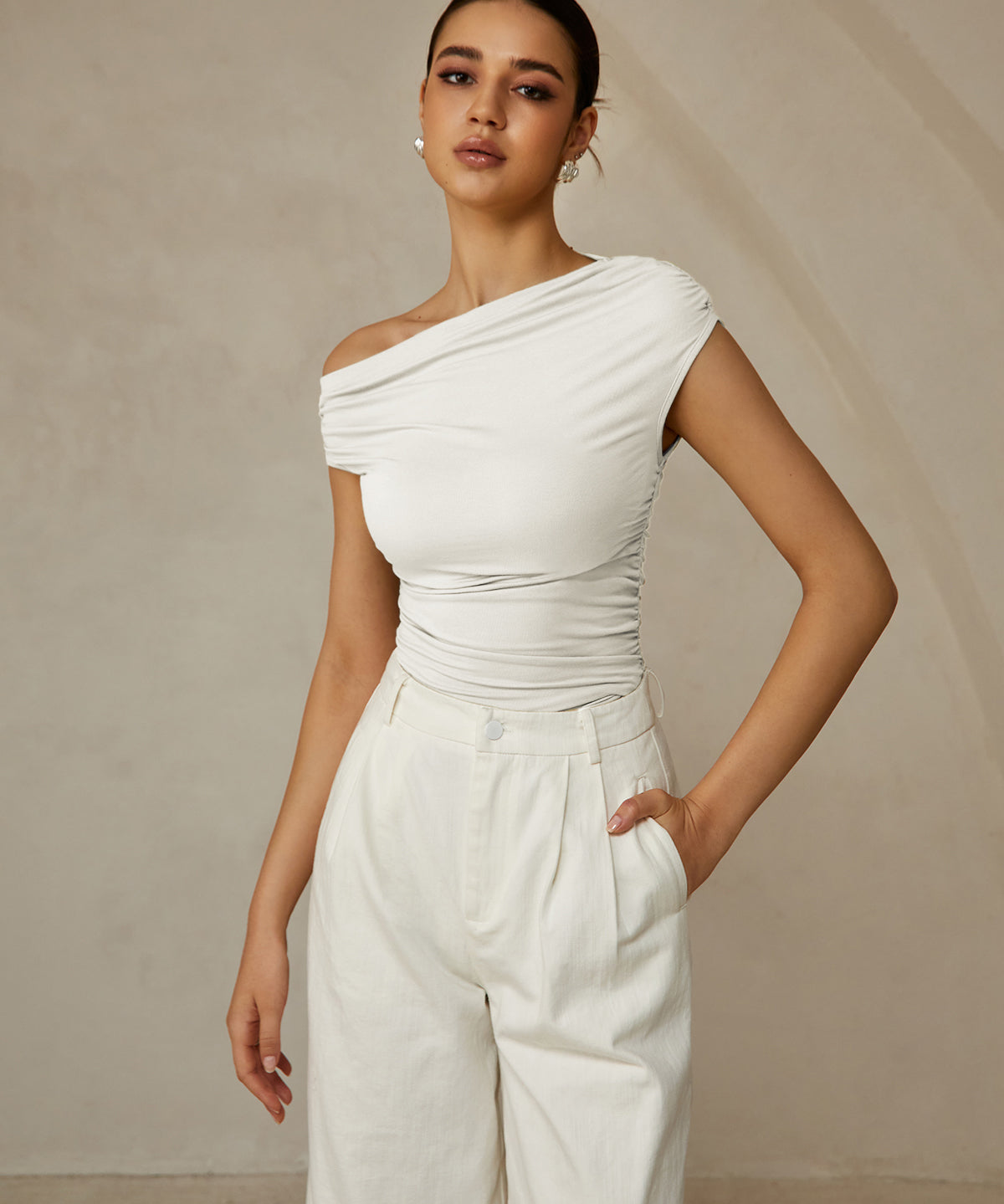 One-shoulder dames top met gerimpelde details – trendy & elegant