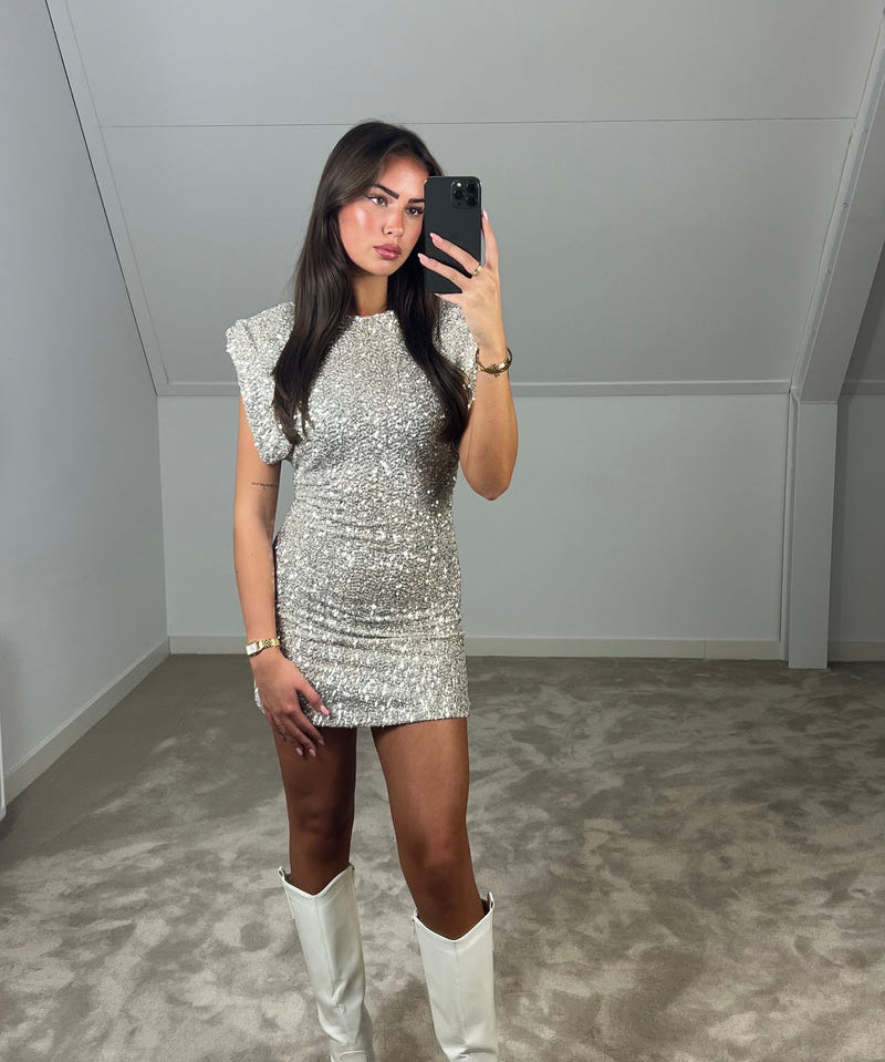 Schouder Gewatteerde Pailletten Mini Jurk – Statement Partyjurk met Luxe Sprankeling