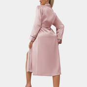Gleame satijnen badjas dames – elegante kamerjas met V-hals & ceintuur