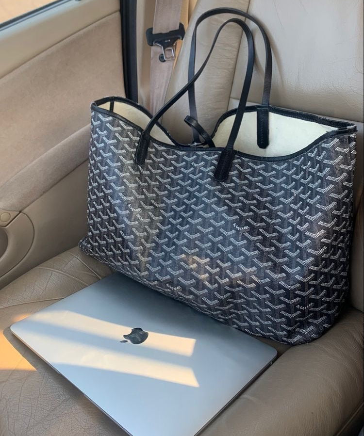 Luxe monogram shopper – dames schoudertas met ruime indeling & elegante details