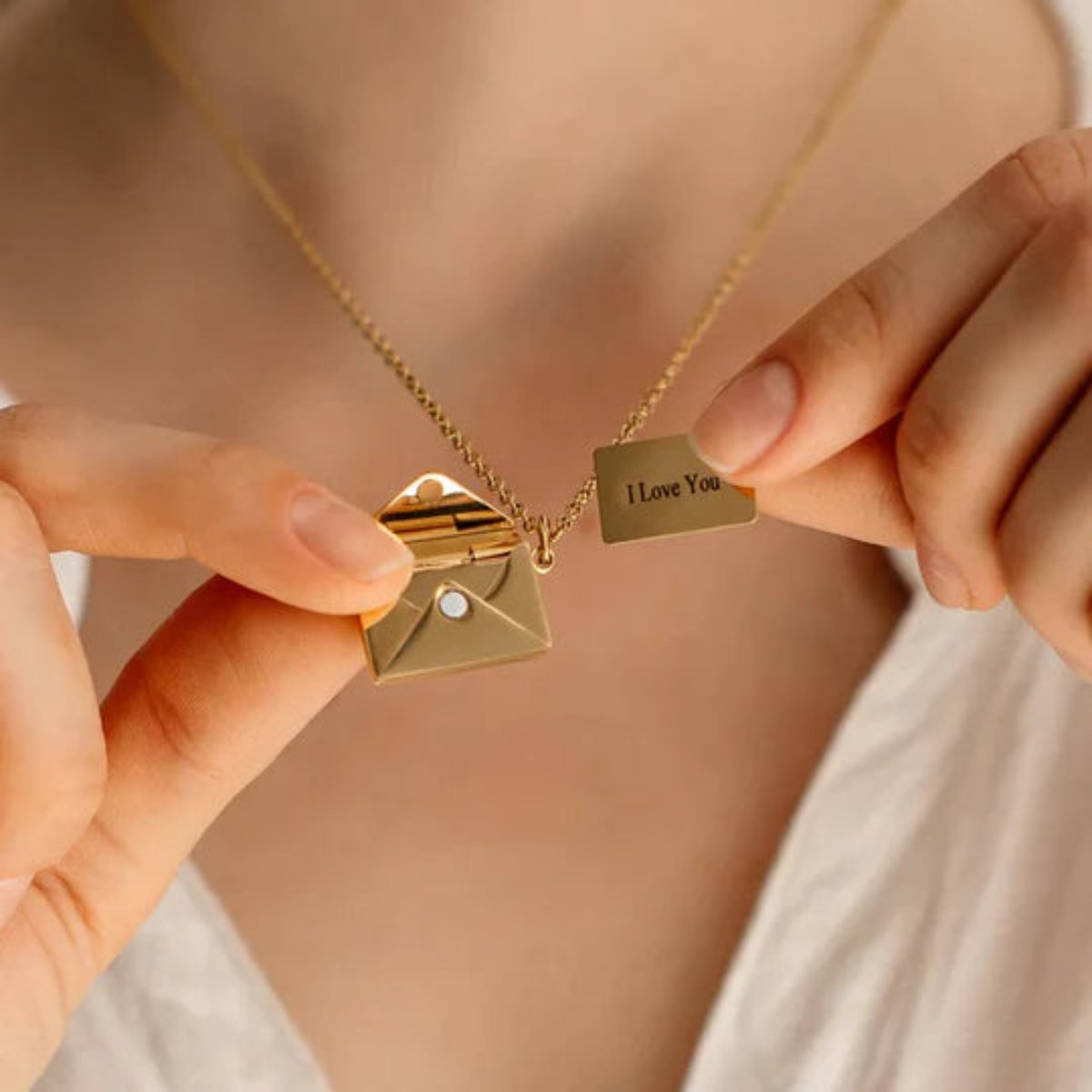 Love Chain ketting – personaliseerbare briefketting in zilver, goud & rosé