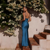 Elara satijnen maxi jurk dames – elegante avondjurk met lage rug & cowl hals