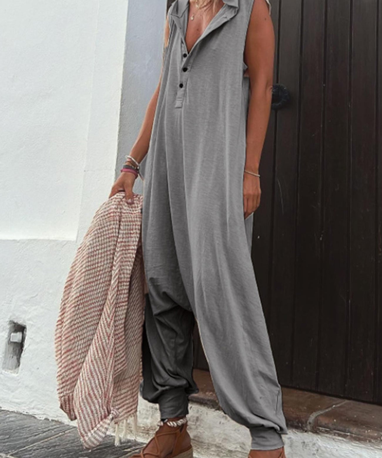 Oversized jumpsuit dames | Knoopsluiting & V-hals | Comfortabele casual look