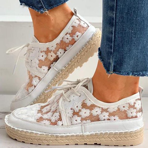 Womens-casual-shoes-floral-embroidery-lightweight-footwear-ideal-for-everyday-relaxation-2.jpg