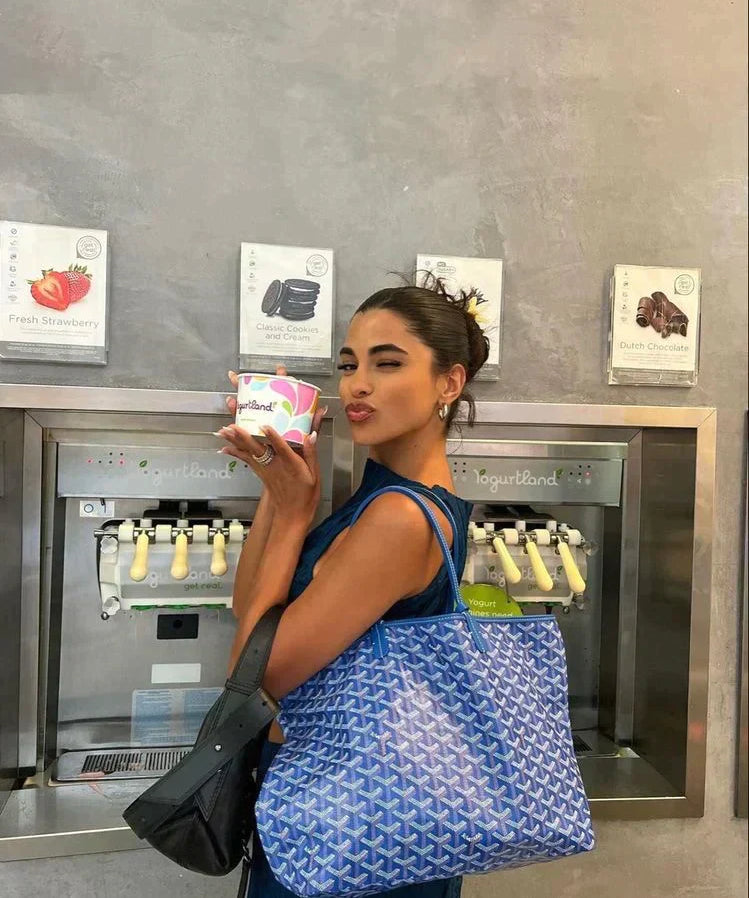 Luxe monogram shopper – dames schoudertas met ruime indeling & elegante details