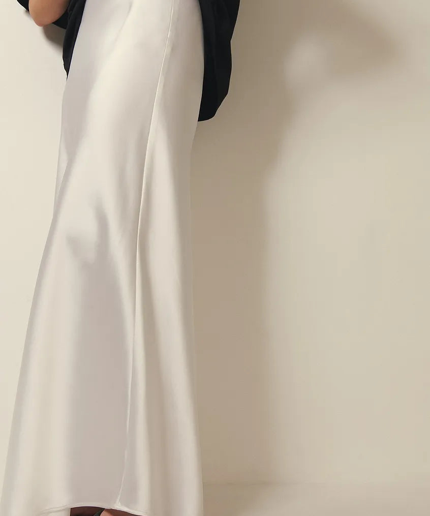 josefine_hj_flowy_long_satin_skirt_1708-000010-0166_05h_f2bf2822-c9e0-499d-90dd-44801482abbb.webp