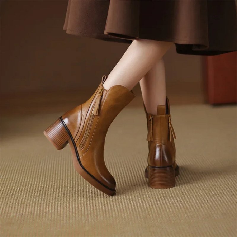 mid-heel-ankle-boots-876831.jpg