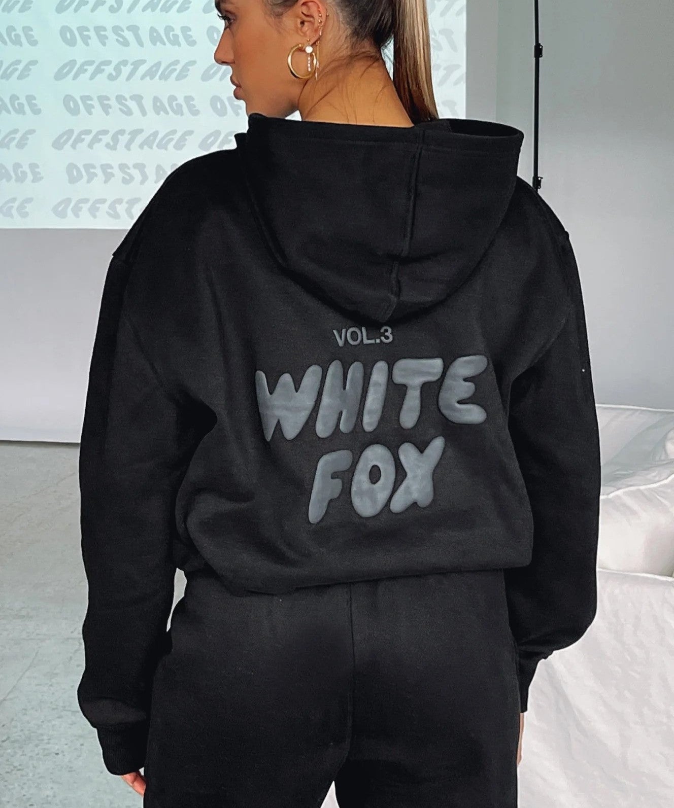 Noa dames trainingspak – wit luxe pak met hoodie en losse pasvorm