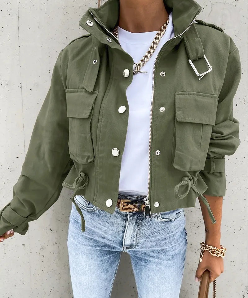 Dames Cropped Bomberjack – Kort Zomerjack met Knopen, Zakken en Opstaande Kraag